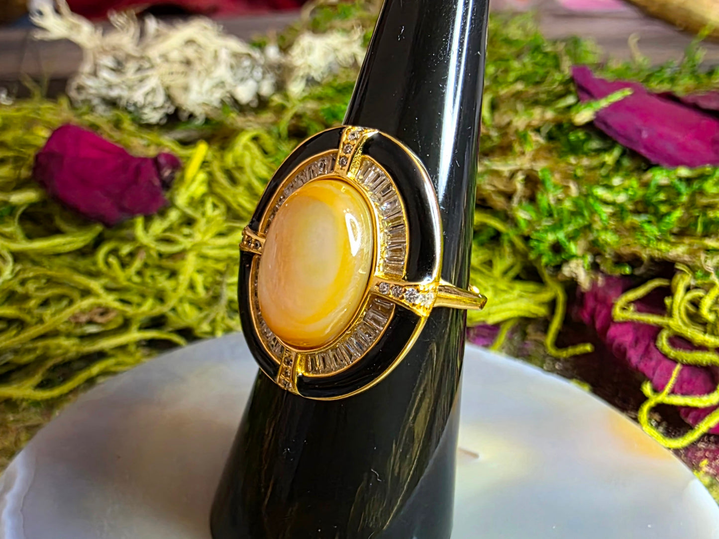 Golden Shell and Agate Ring