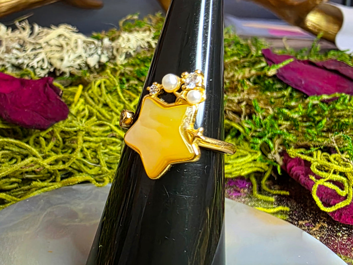 Golden Shell Star Ring