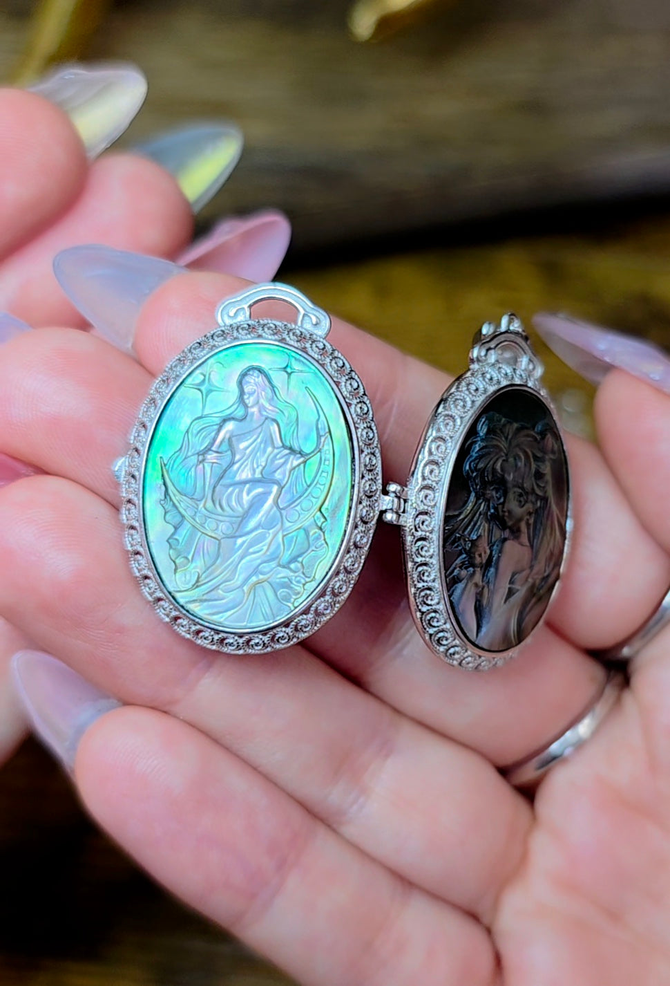 Black Shell Moon Princess Locket