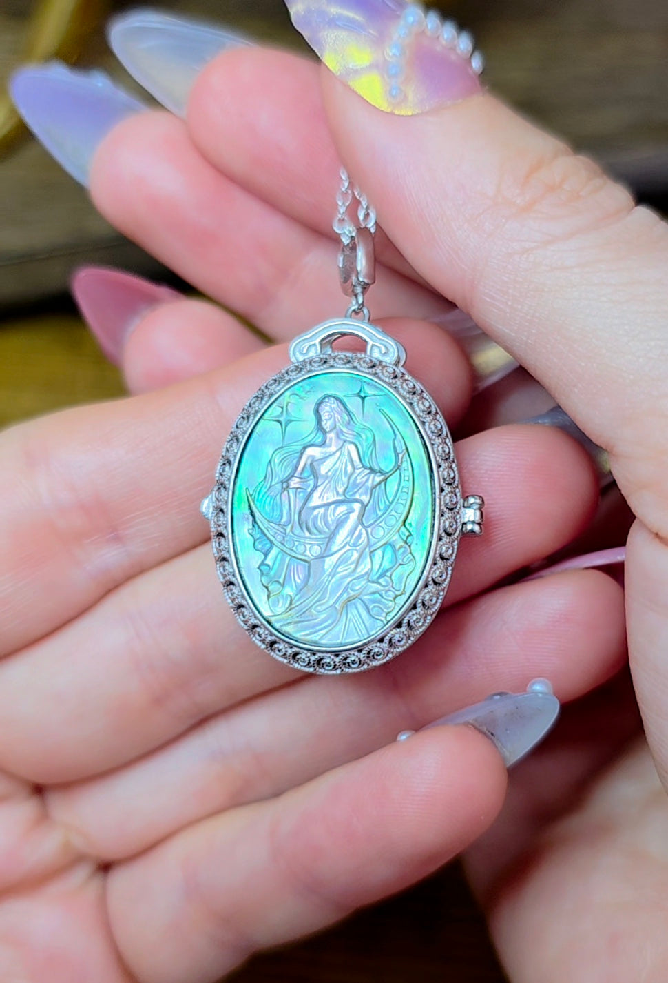 Black Shell Moon Princess Locket