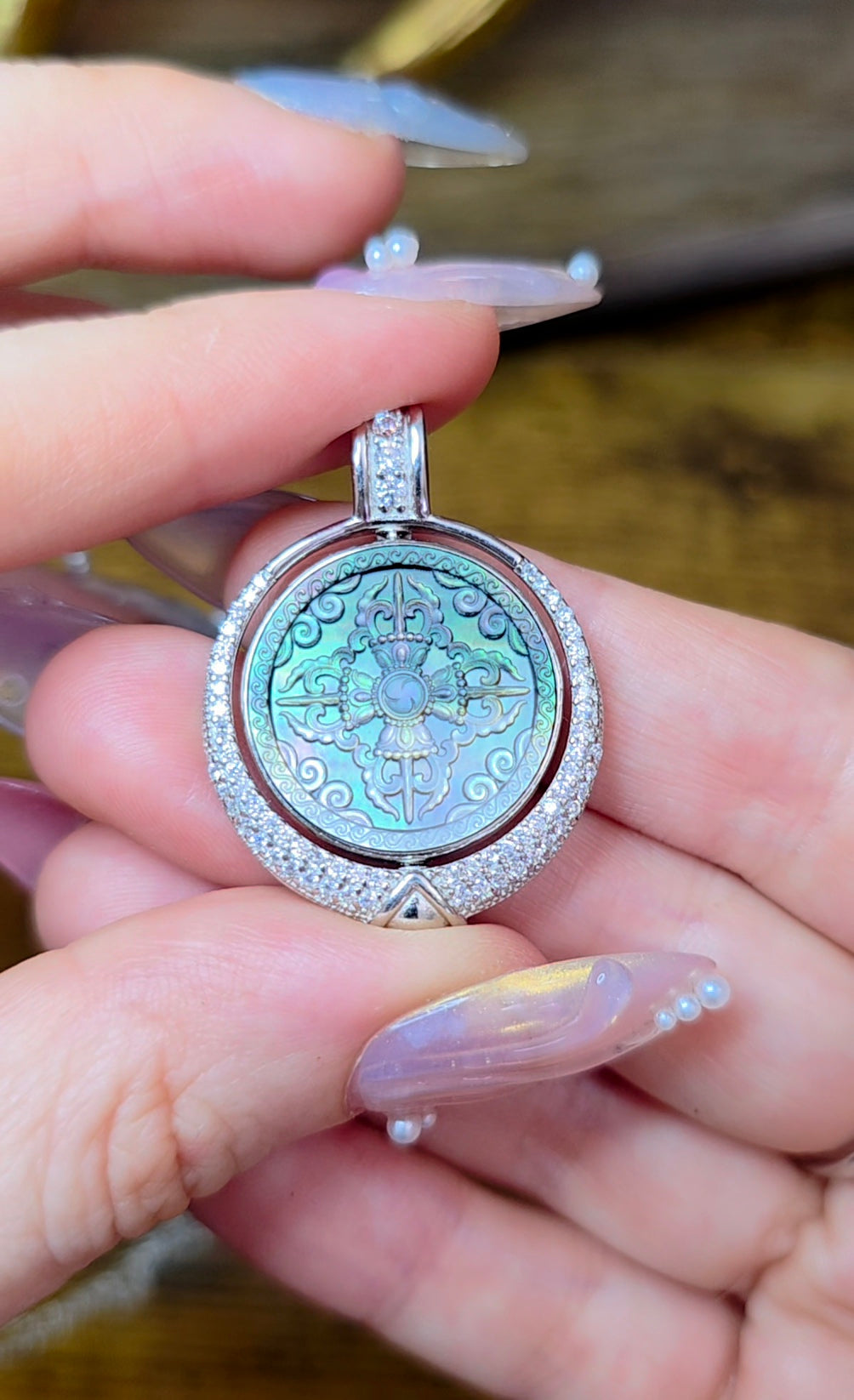 Black Shell Caishen Spinning Pendant
