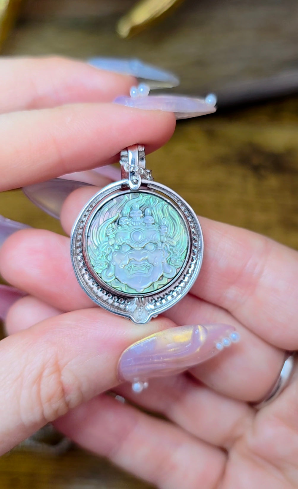Black Shell Caishen Spinning Pendant