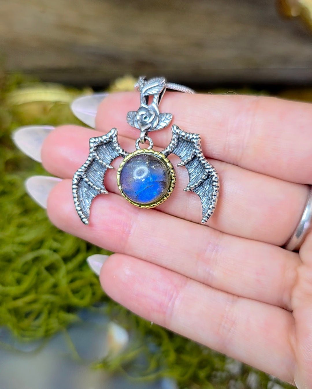 Blue Flash Labradorite Succubus Pendant