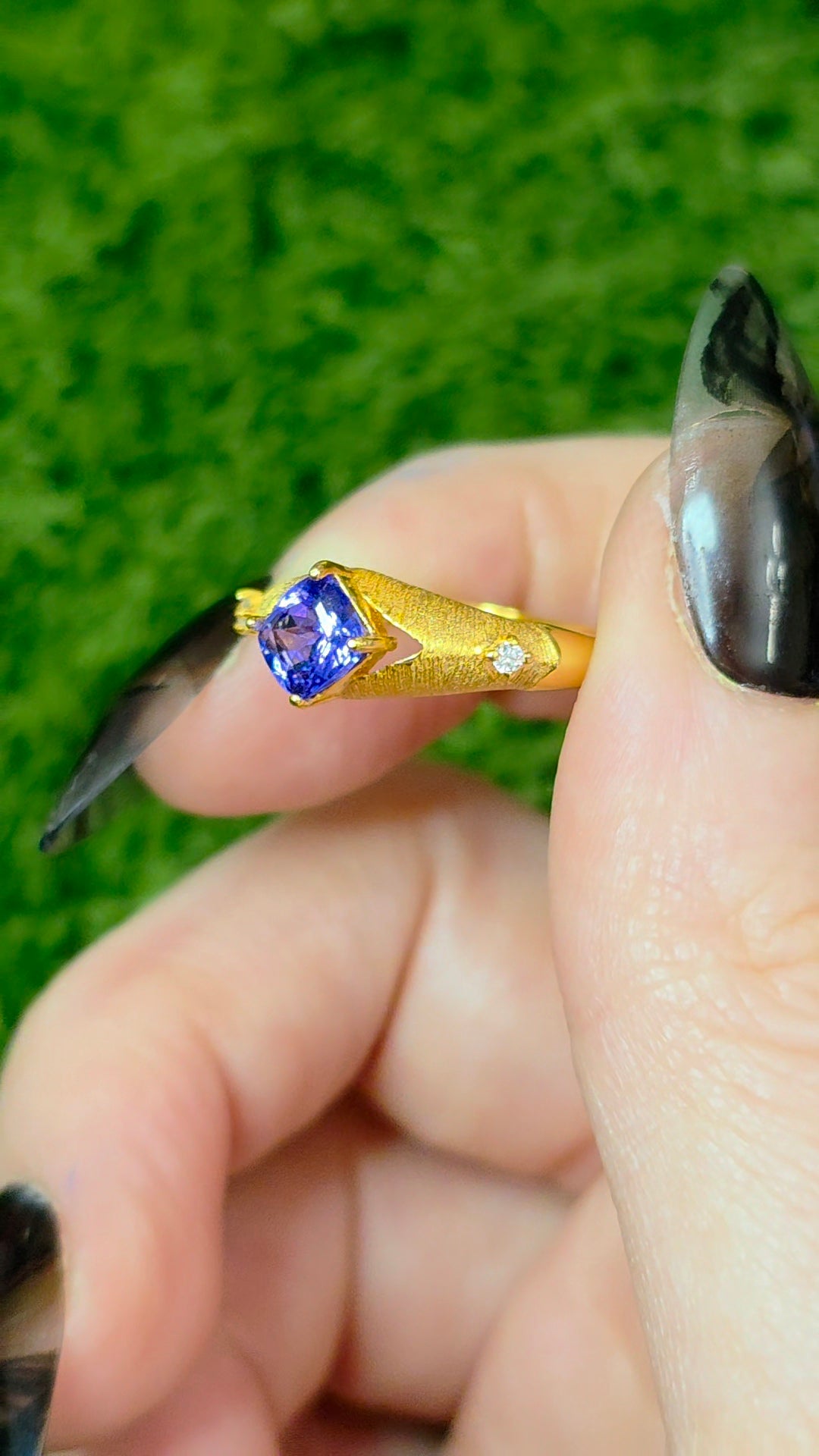 Tanzanite Golden Ring C