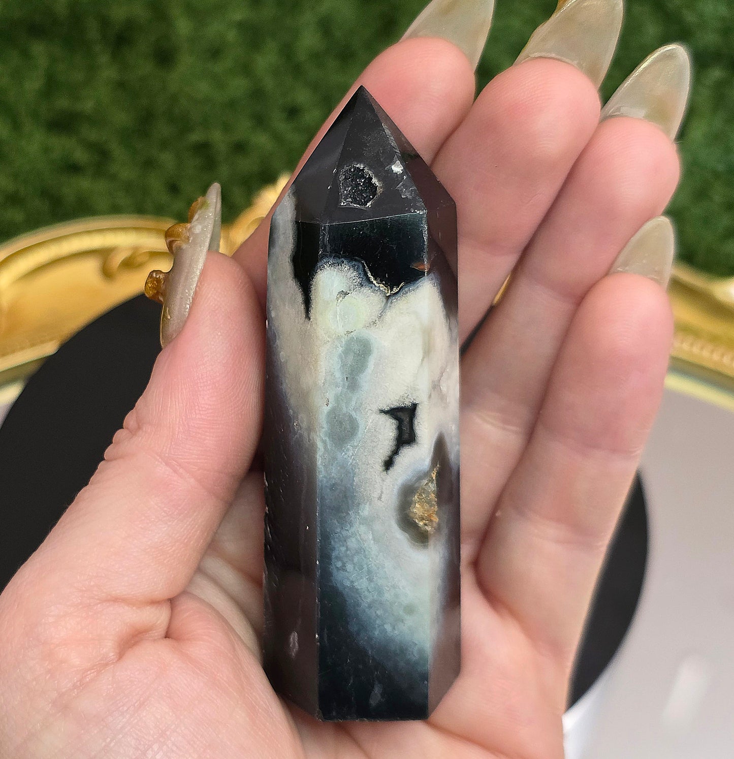 Black Flower Agate Tower C