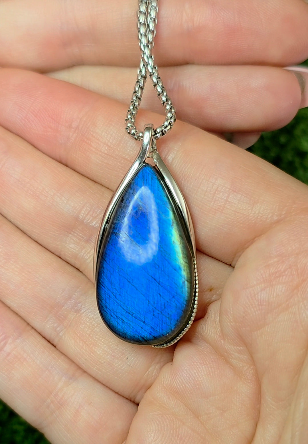 Blue Flash Labradorite Pendant C