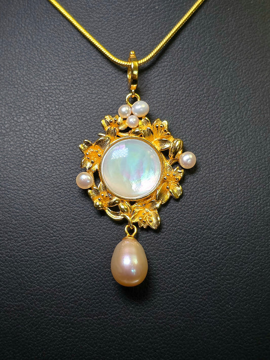 White Shell and Pearl Botanical Garden Pendant