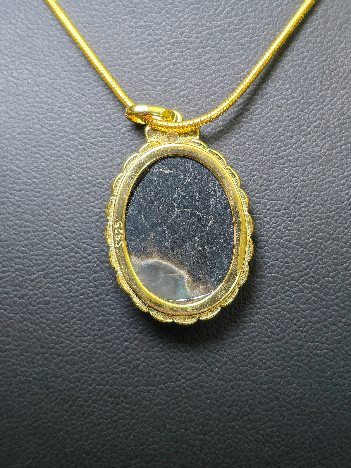 Black Shell Moon Princess Cameo Pendant