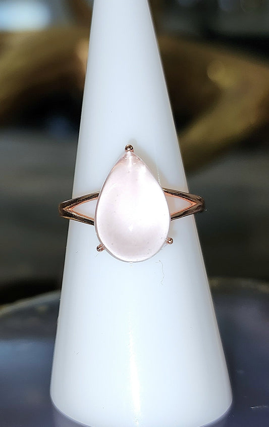 Star Effect Rose Quartz Teardrop Ring