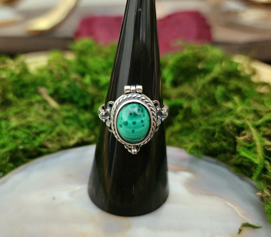 Malachite Poison Ring