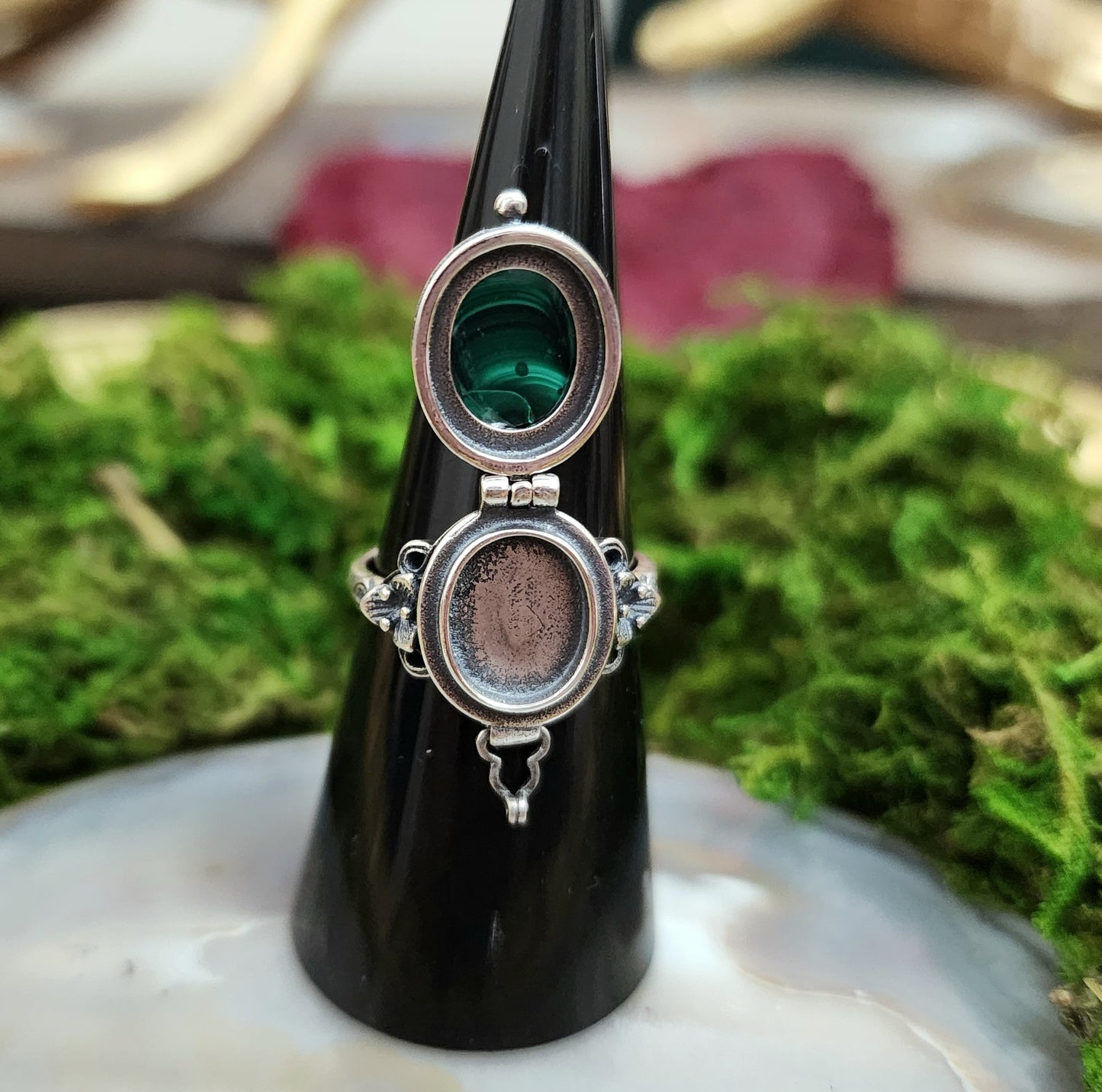 Malachite Poison Ring