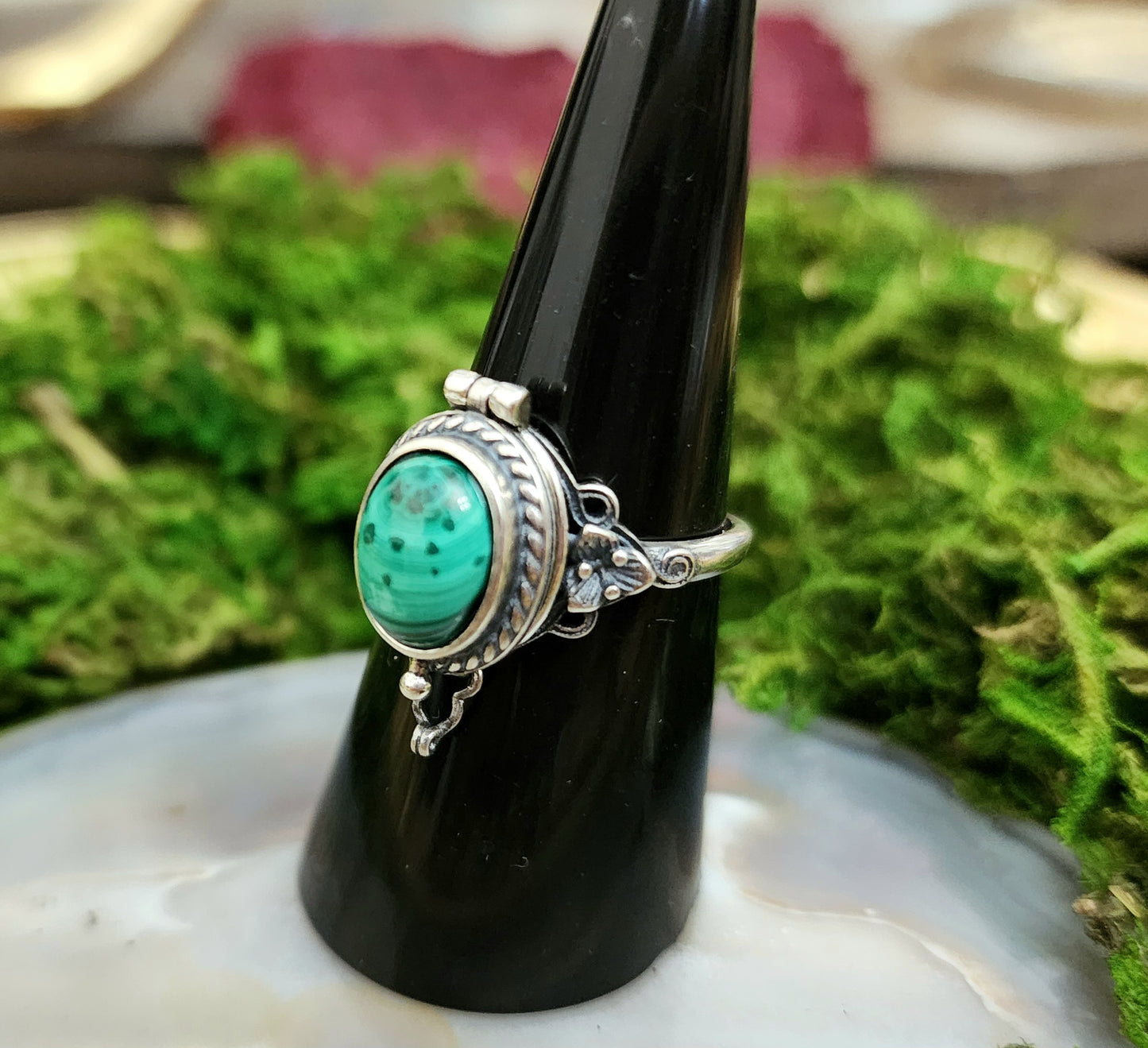 Malachite Poison Ring