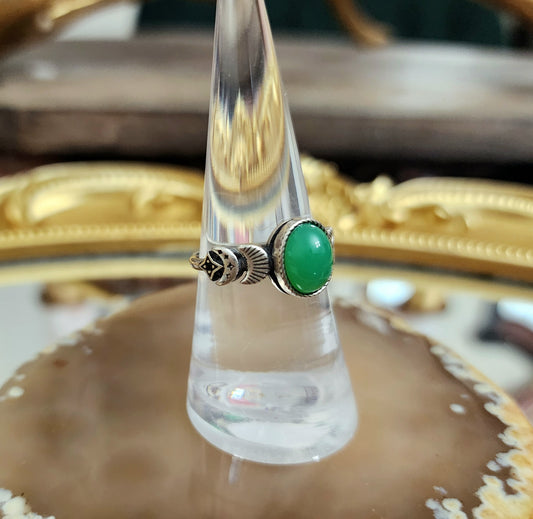 Chrysoprase Moon Ring