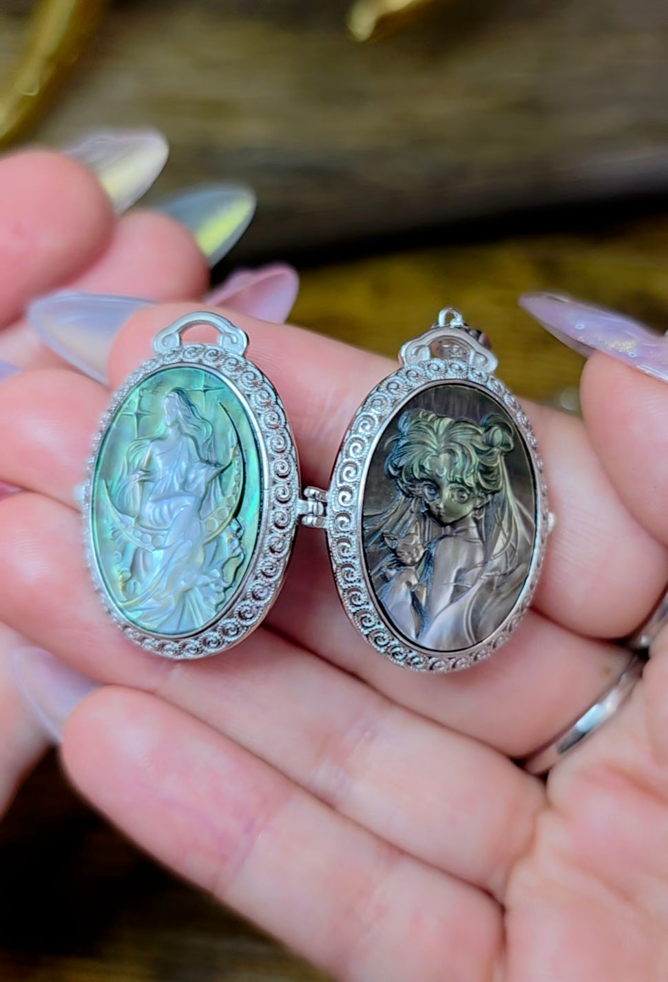 Black Shell Moon Princess Locket
