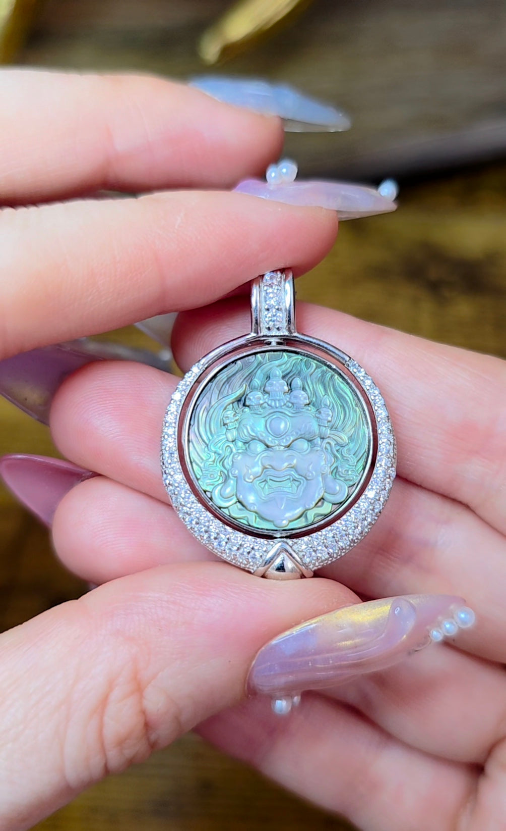 Black Shell Caishen Spinning Pendant