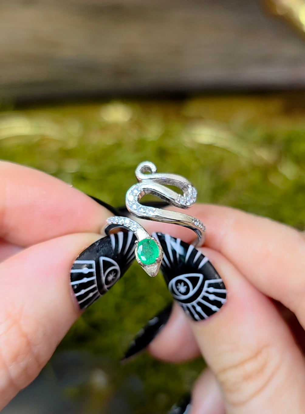Emerald Snake Ring B
