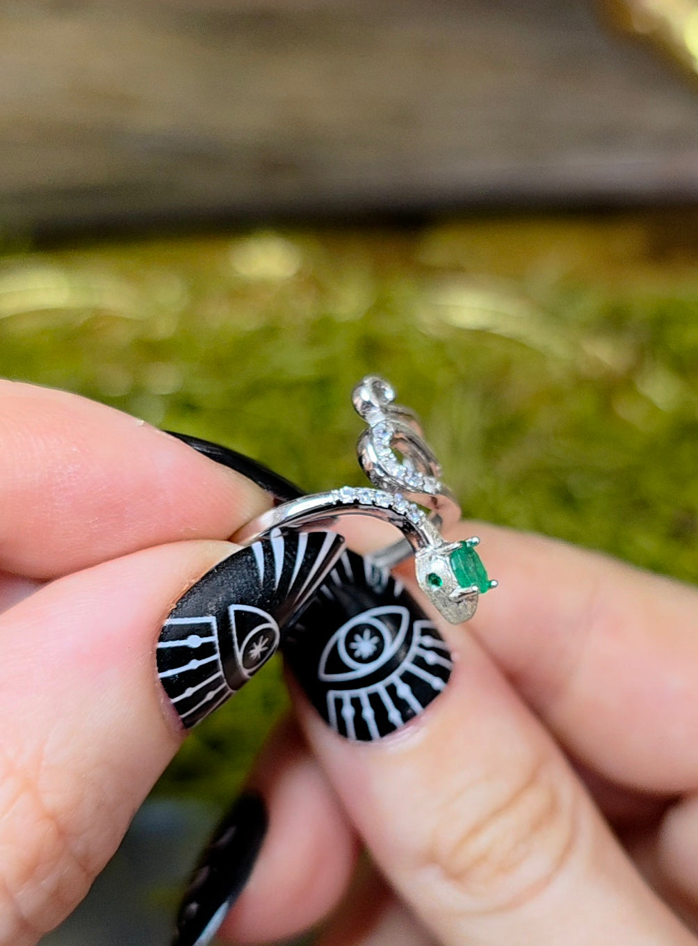 Emerald Snake Ring B