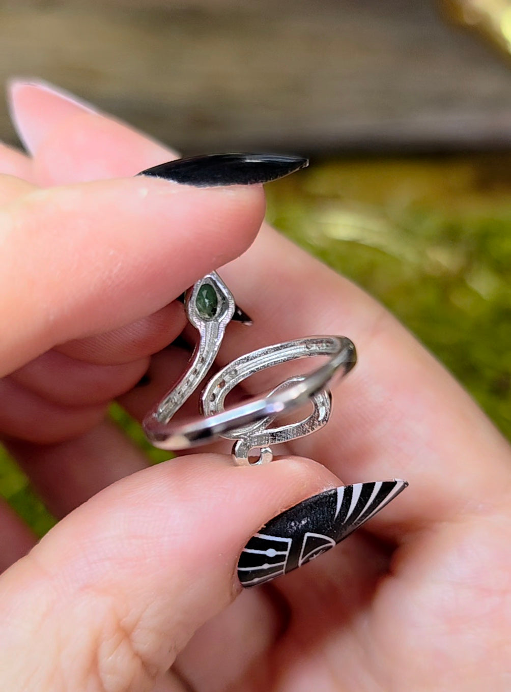 Emerald Snake Ring B