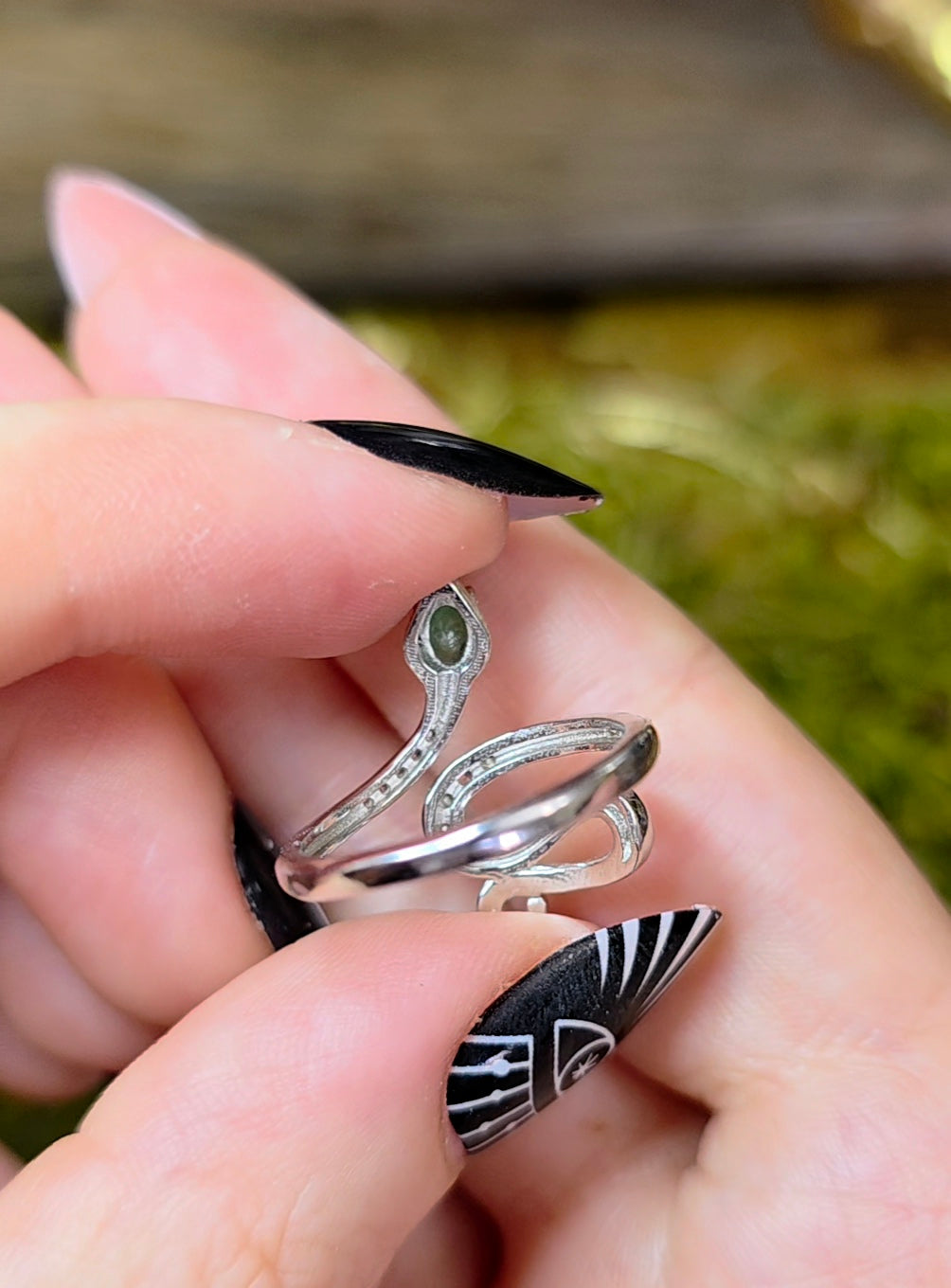 Emerald Snake Ring B