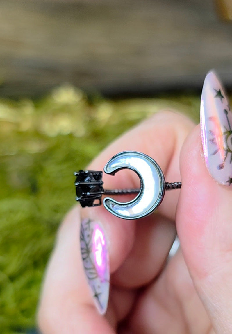White Shell Moon and Black Spinel Star Ring