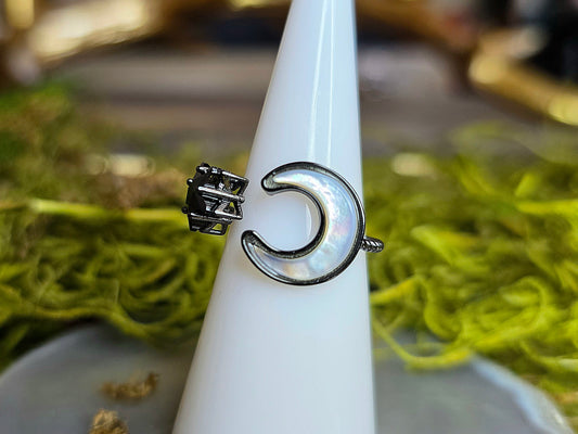 White Shell Moon and Black Spinel Star Ring