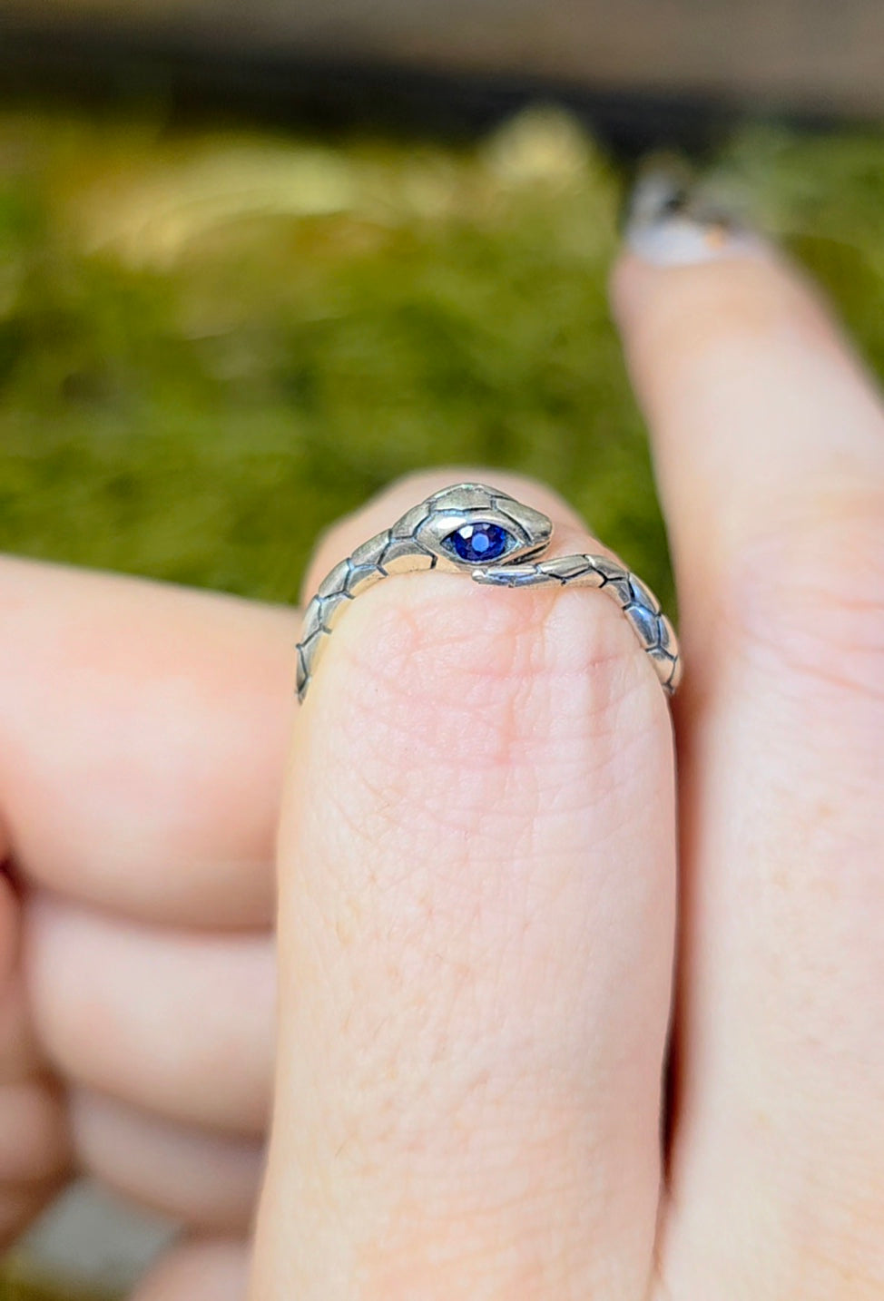 Sapphire-Eyed Snake Ring