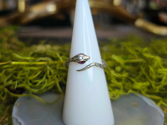 Ruby-Eyed Snake Ring