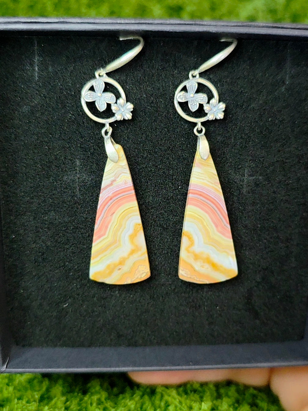 Banded Agate Flower Earrings