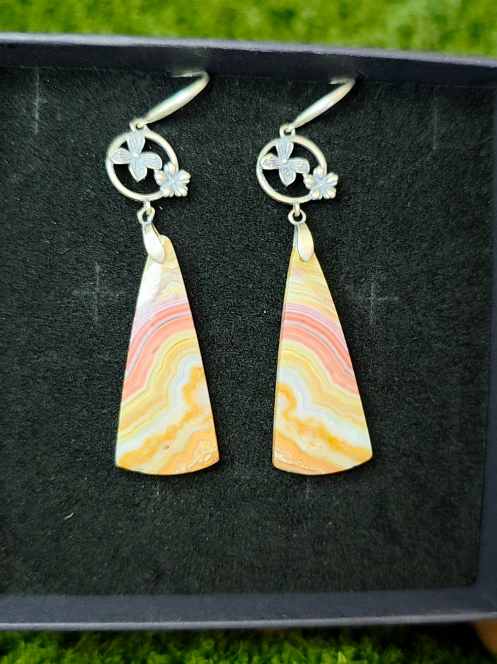 Banded Agate Flower Earrings