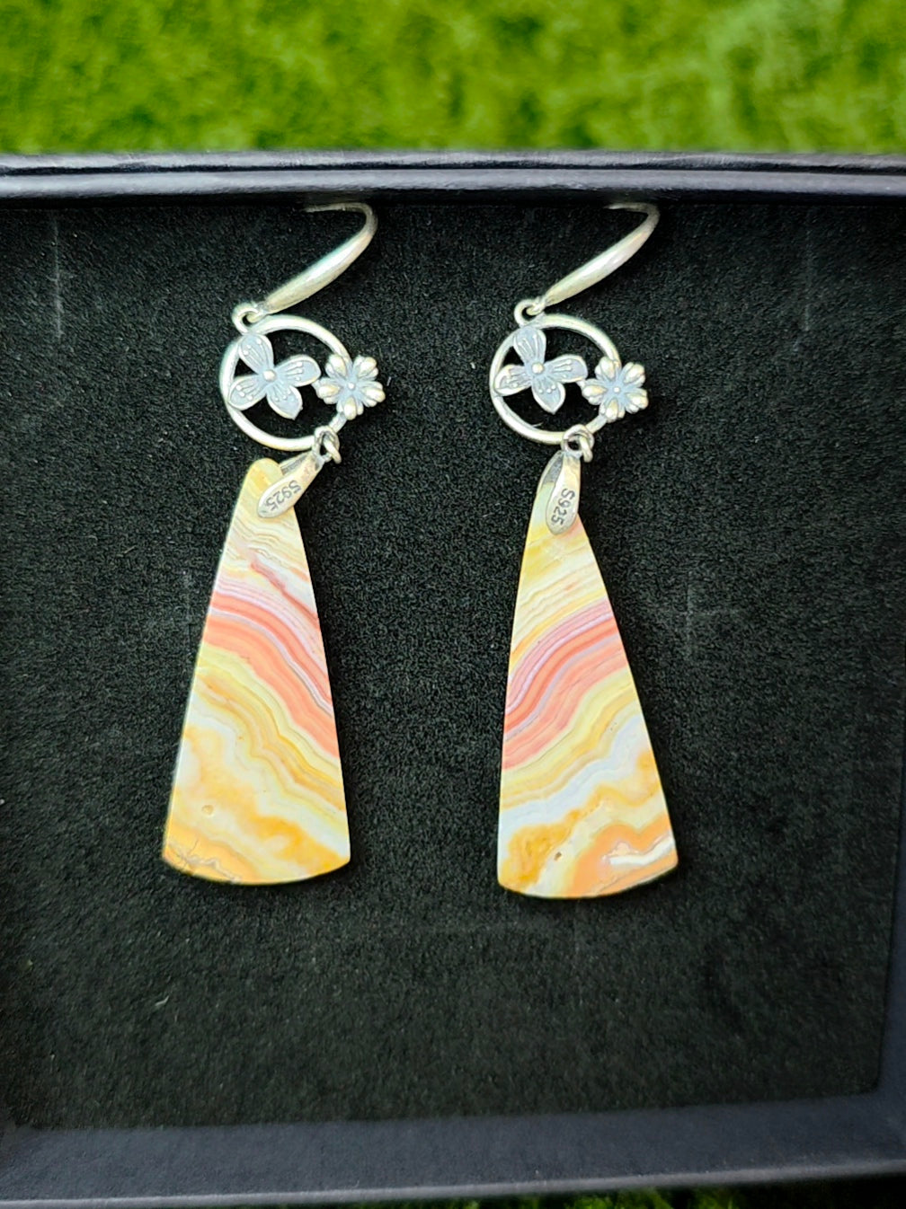 Banded Agate Flower Earrings
