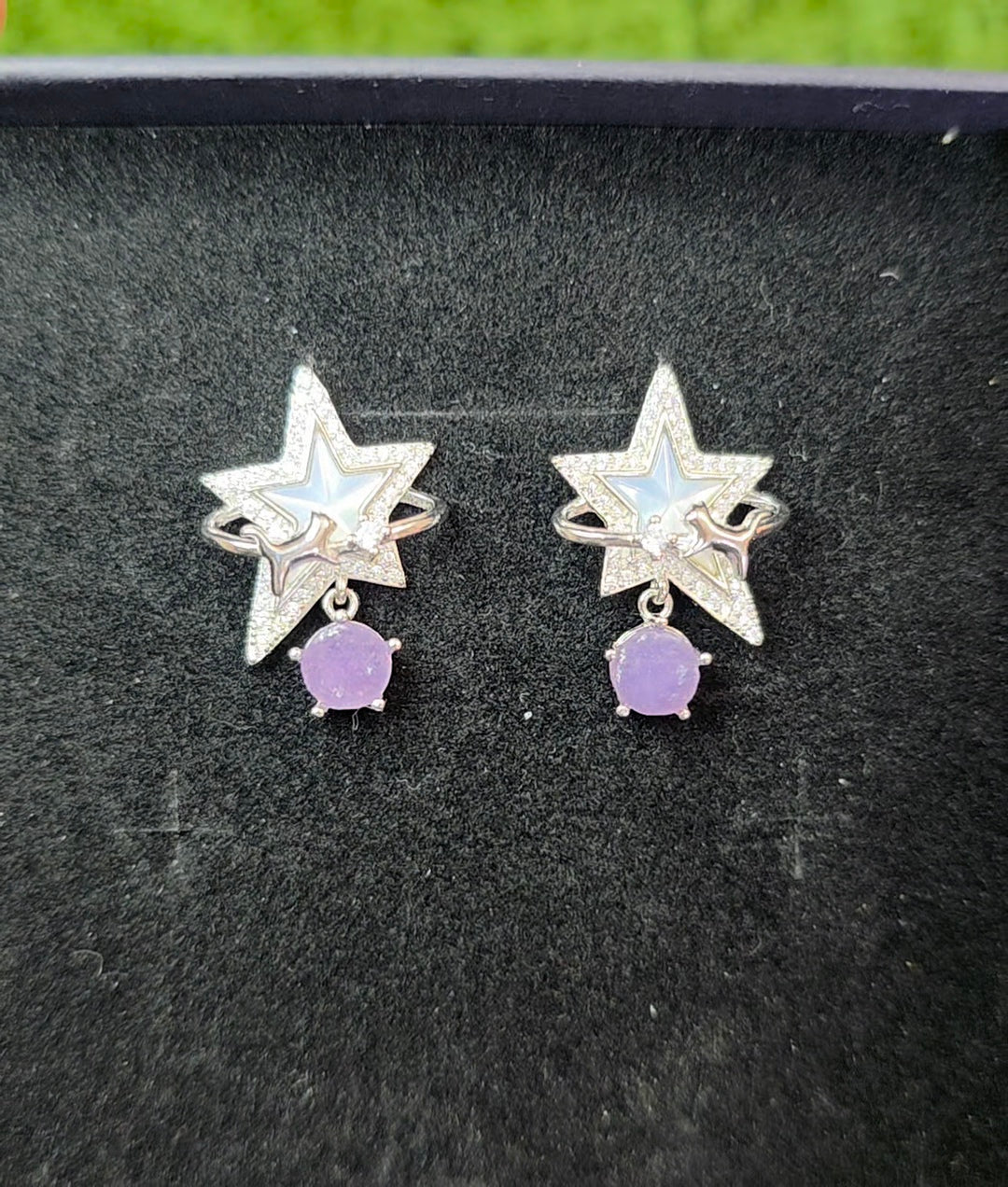 Grape Agate Cat Star Earrings
