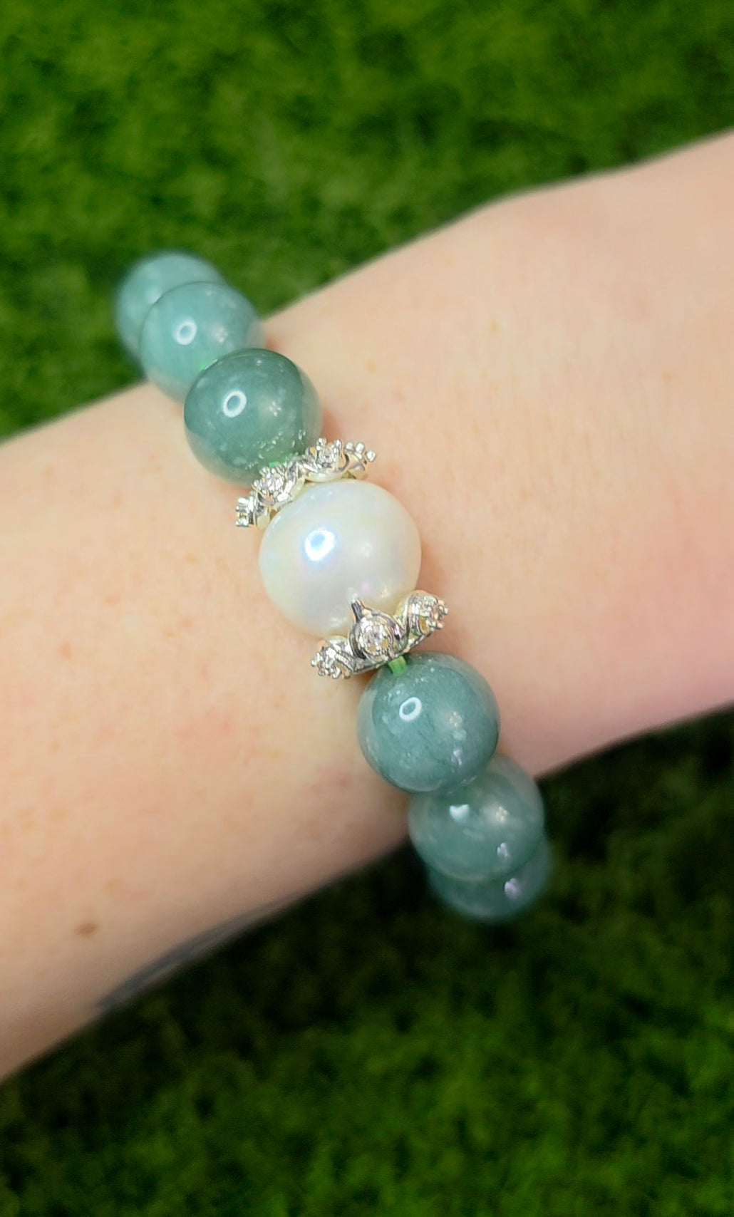 Jadeite and Pearl Stretch Bracelet