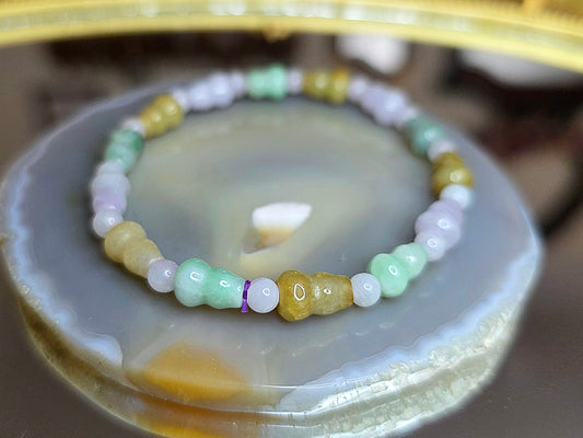 Jadeite Hulu Stretch Bracelet