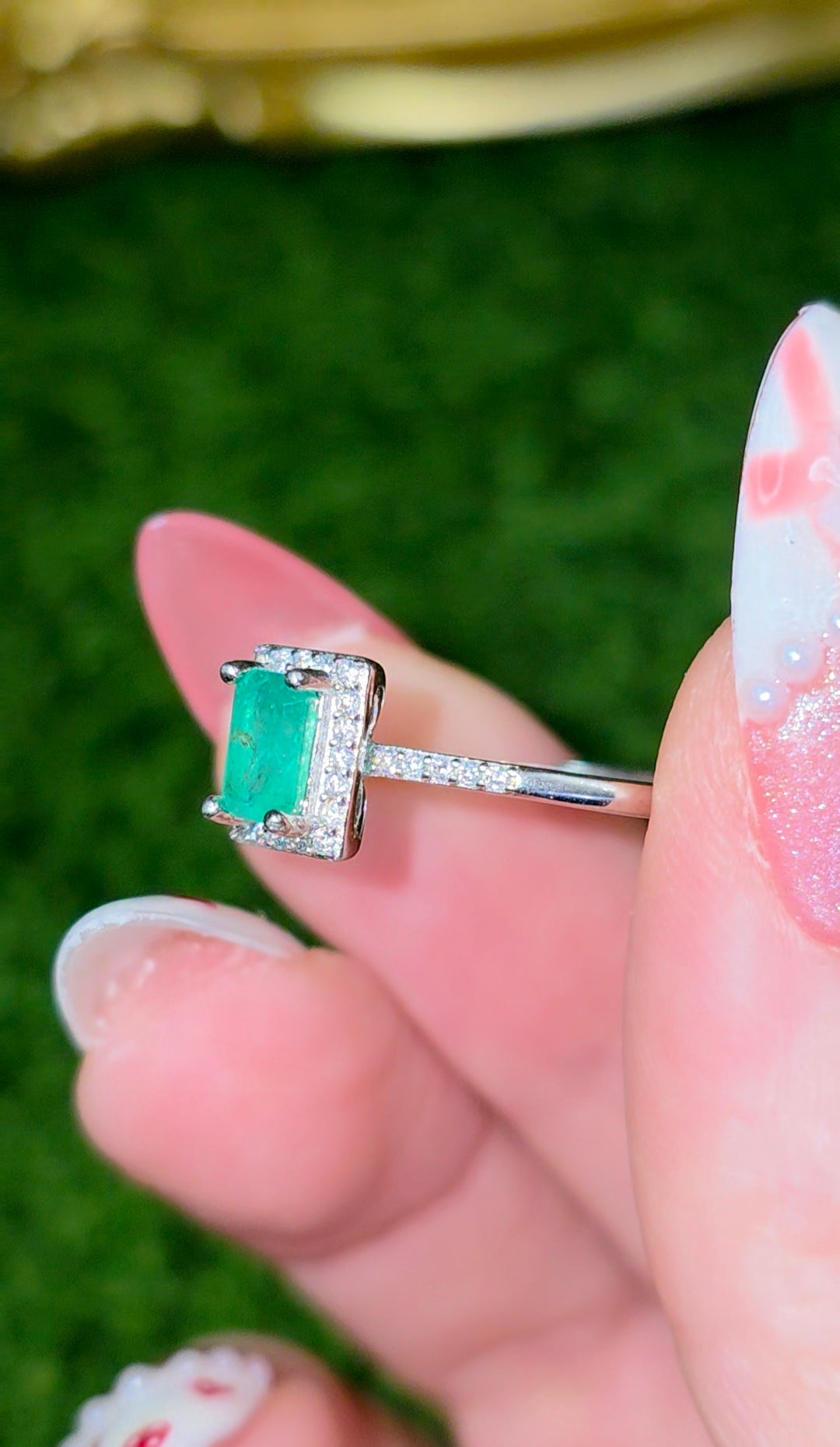 Dainty Emerald Ring