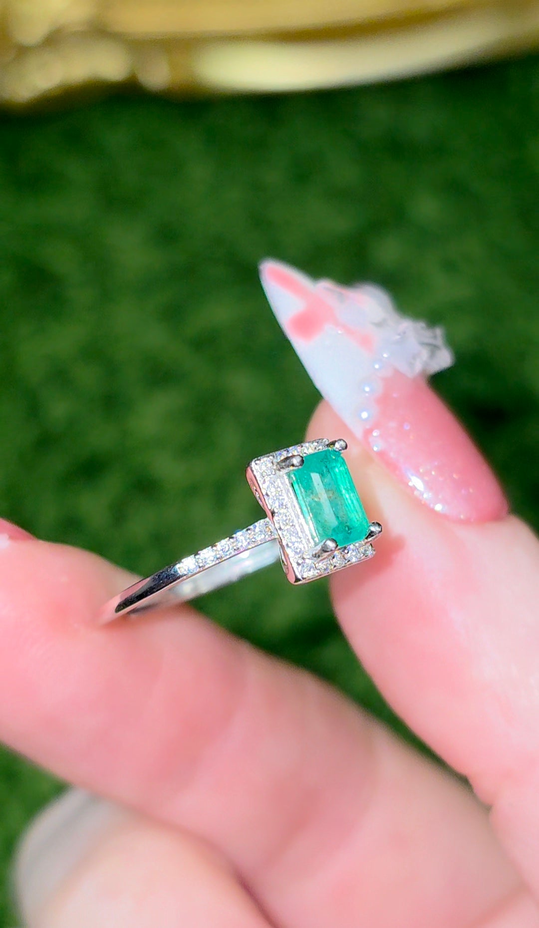 Dainty Emerald Ring