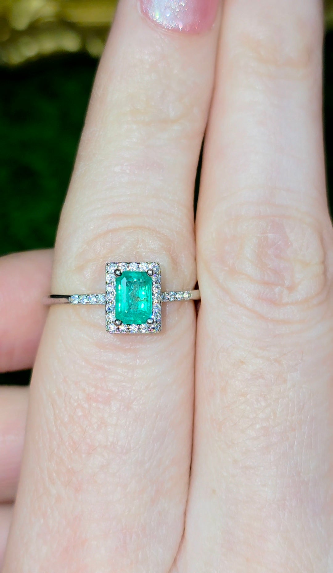 Dainty Emerald Ring