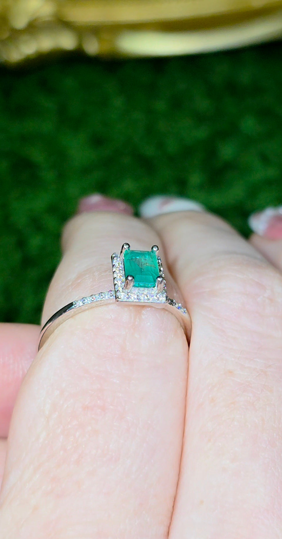 Dainty Emerald Ring