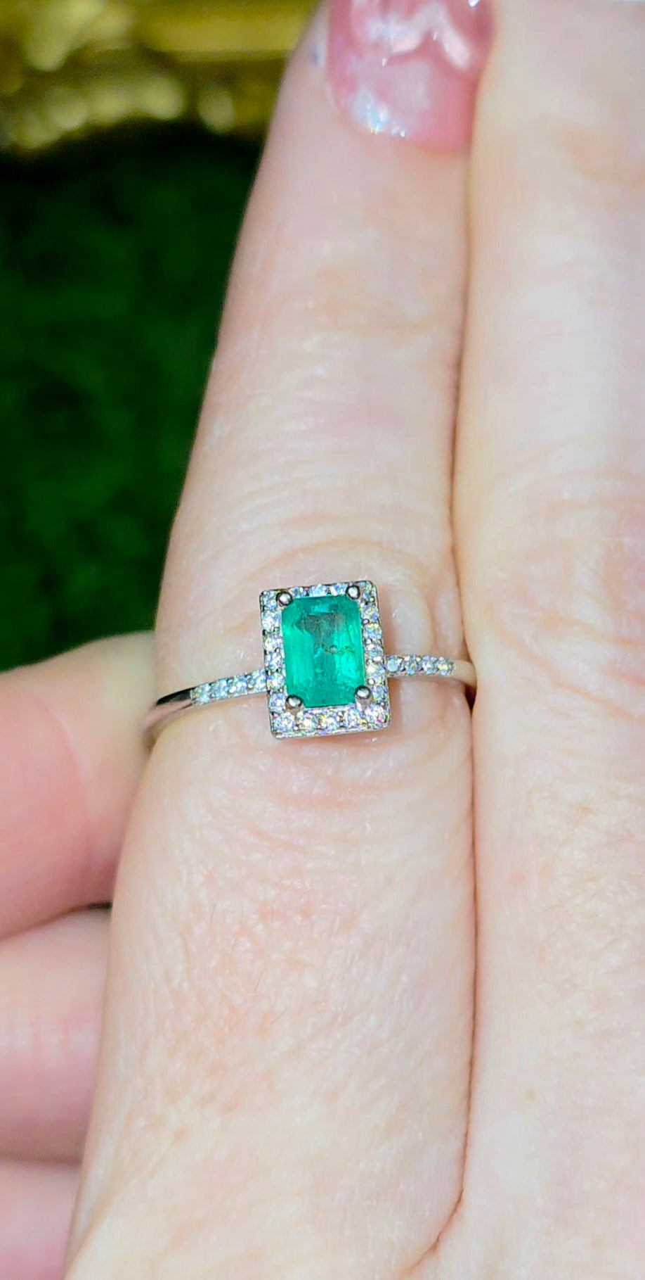 Dainty Emerald Ring