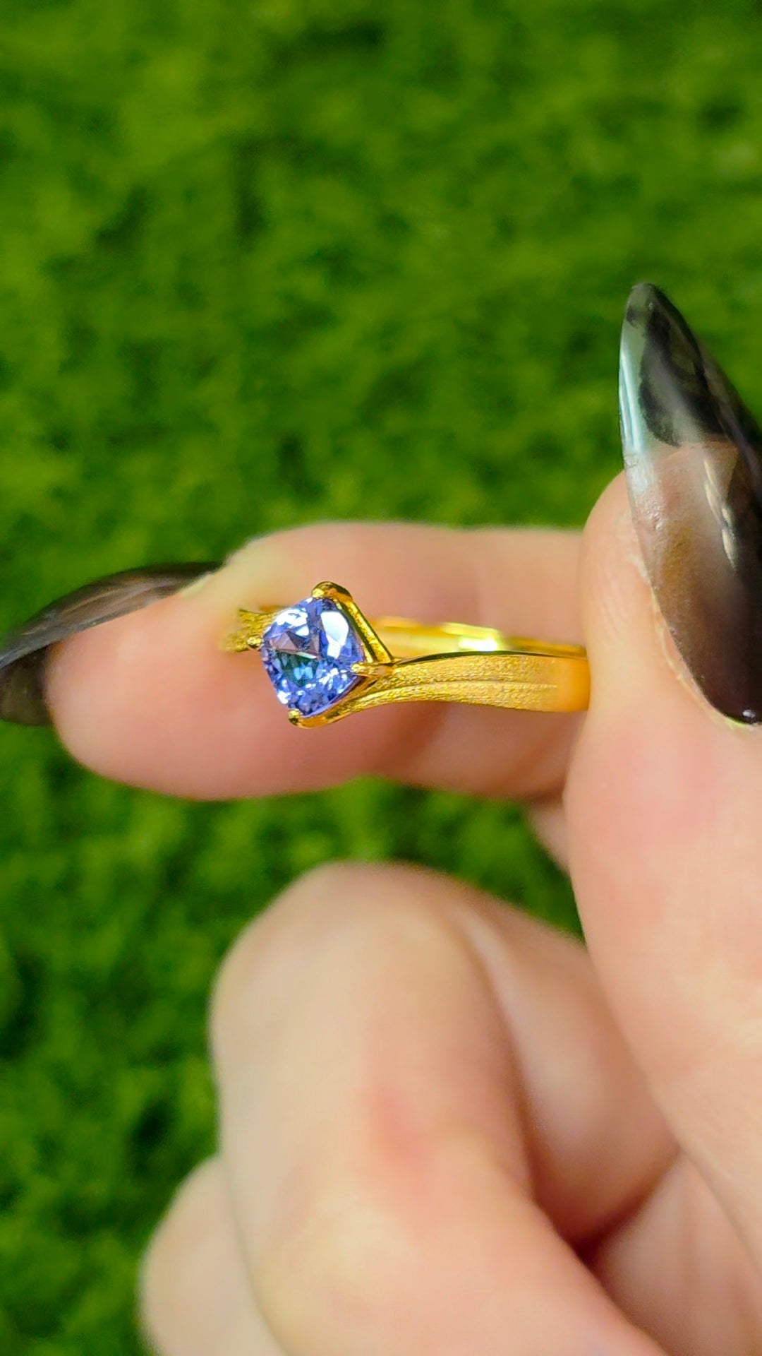Tanzanite Golden Ring B