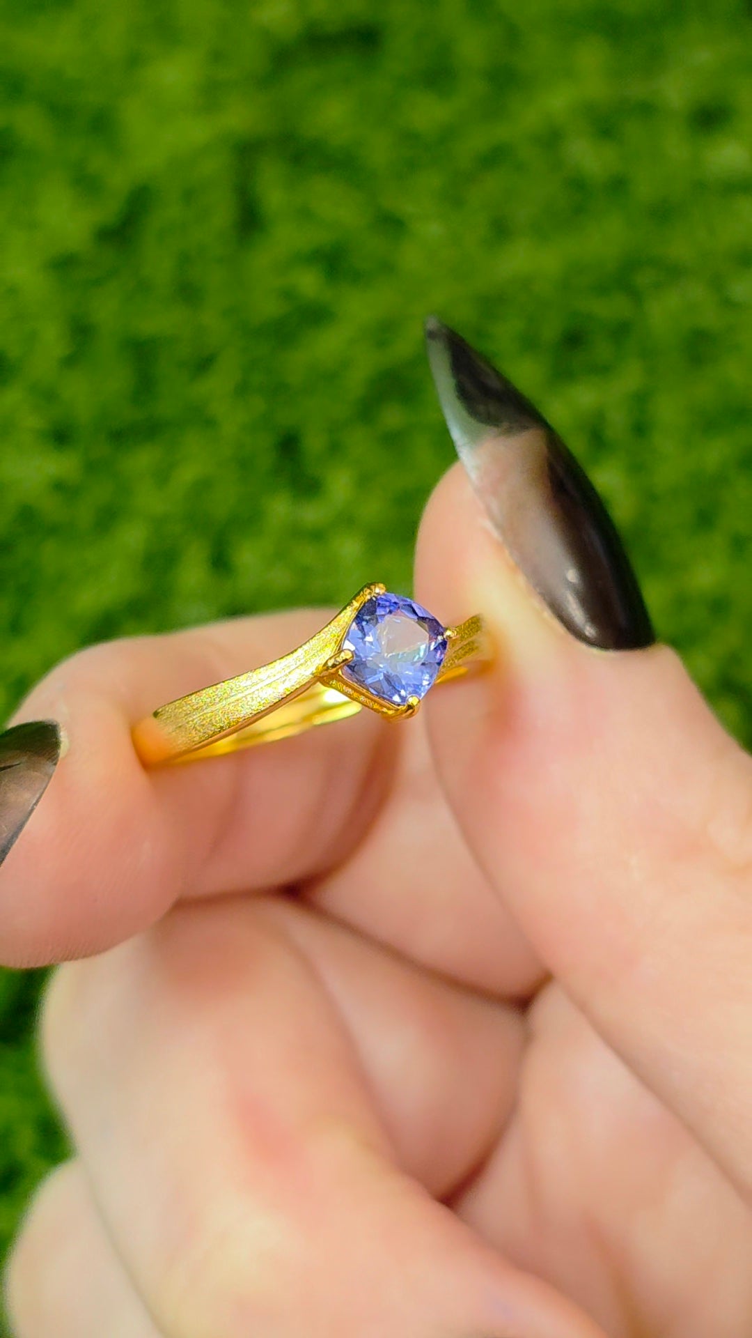 Tanzanite Golden Ring B