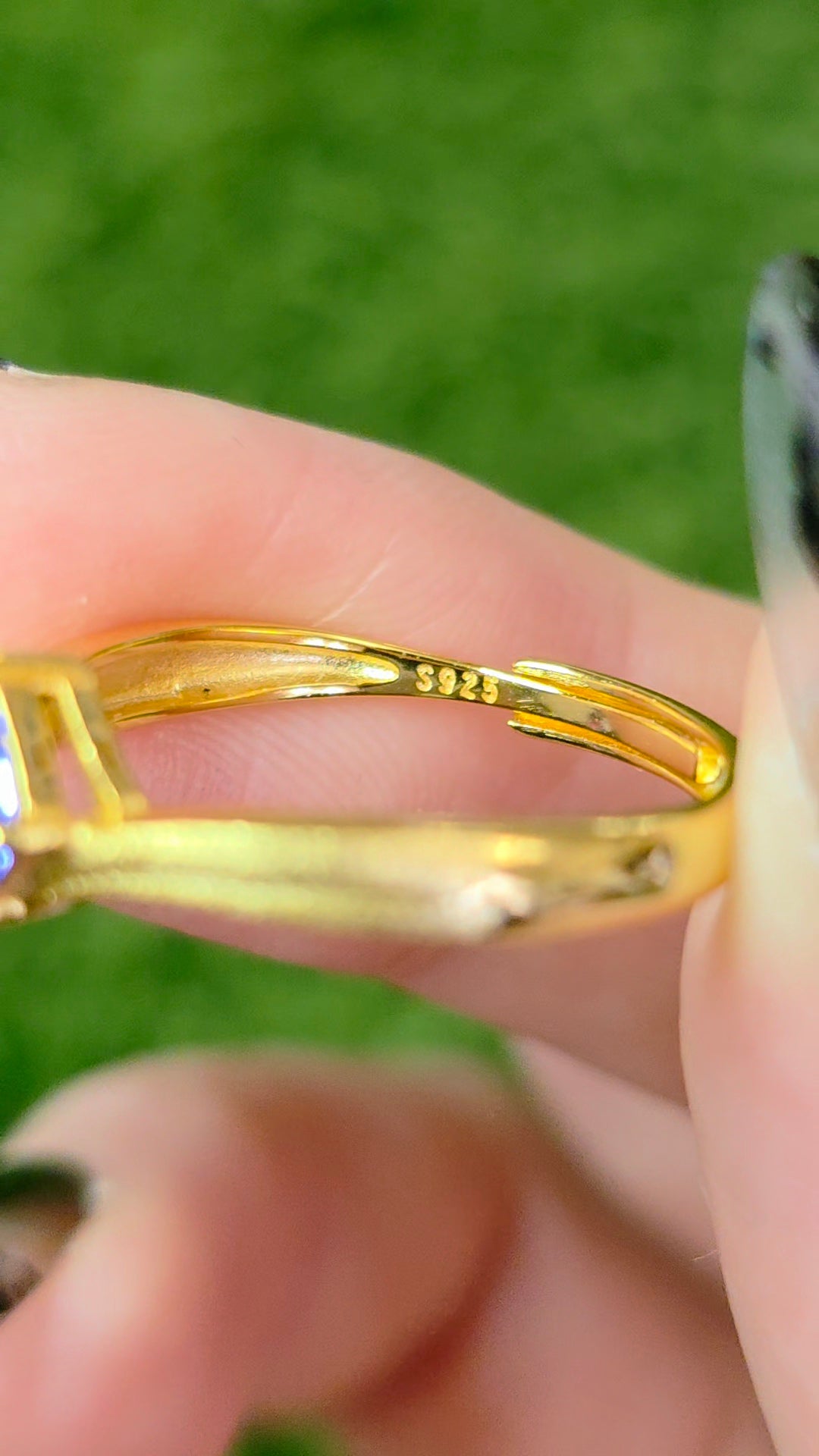 Tanzanite Golden Ring B