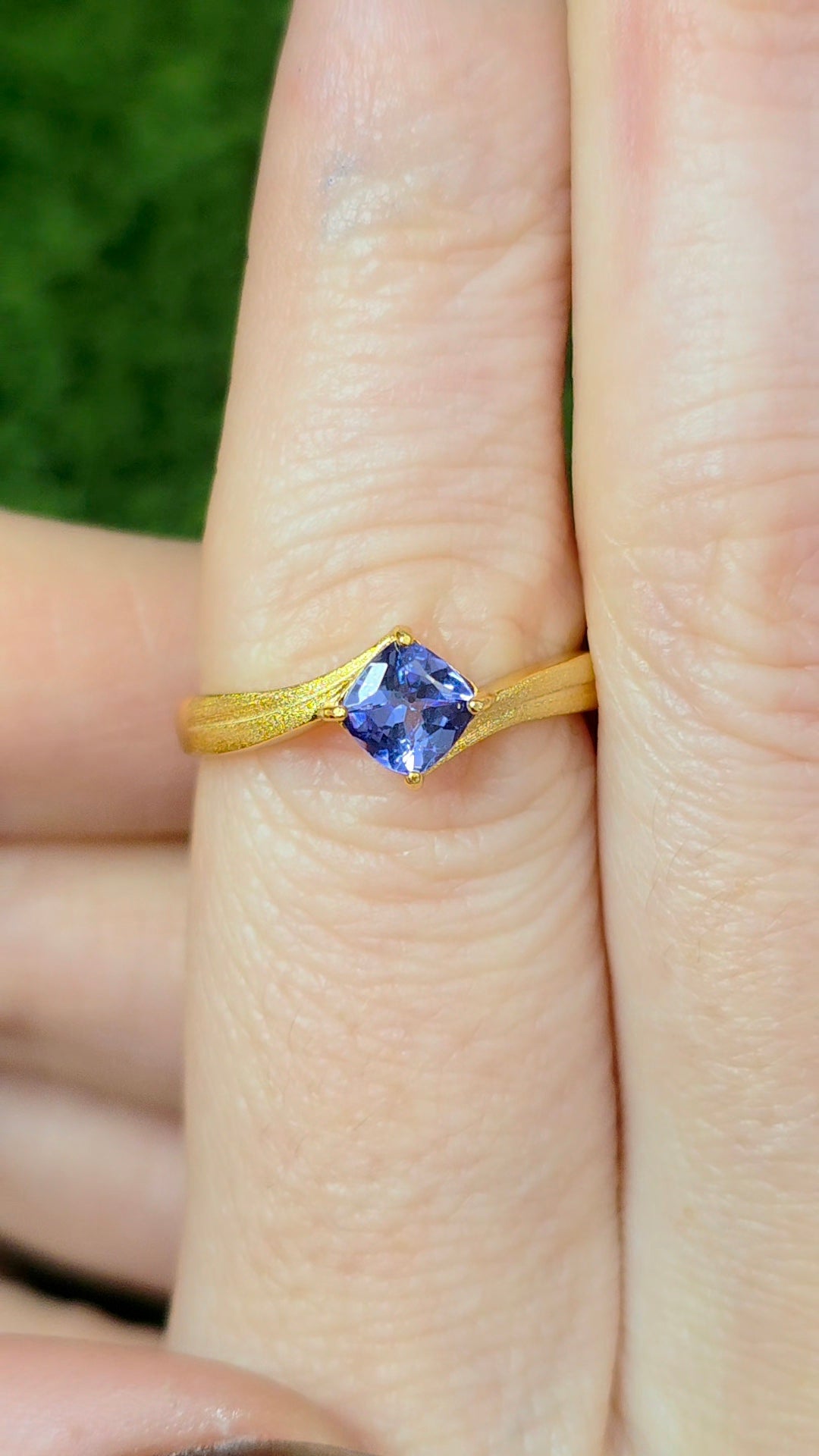 Tanzanite Golden Ring B