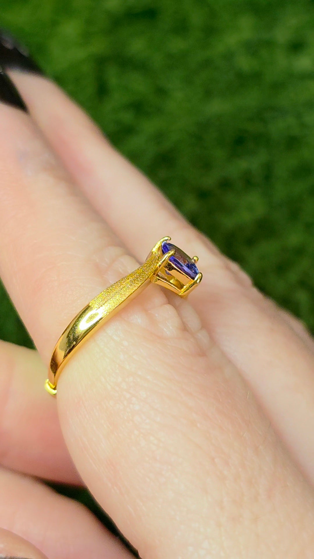 Tanzanite Golden Ring B