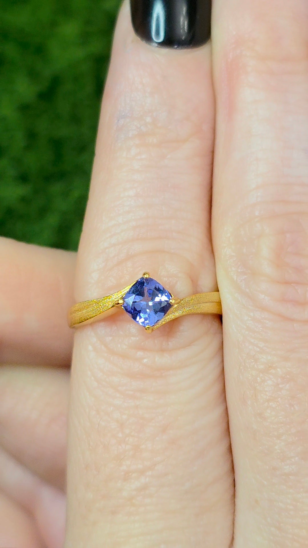 Tanzanite Golden Ring B