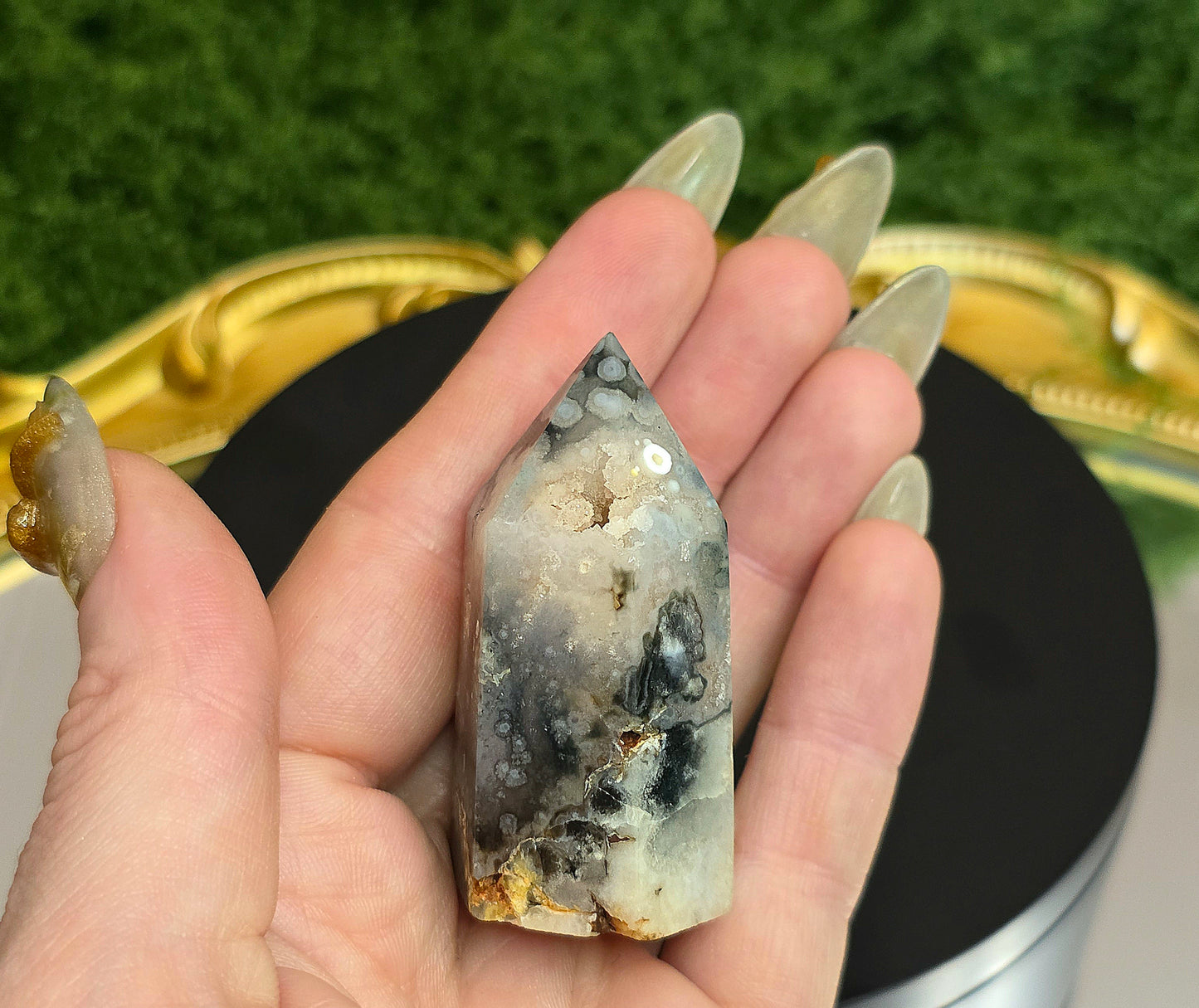 Black Flower Agate Tower A