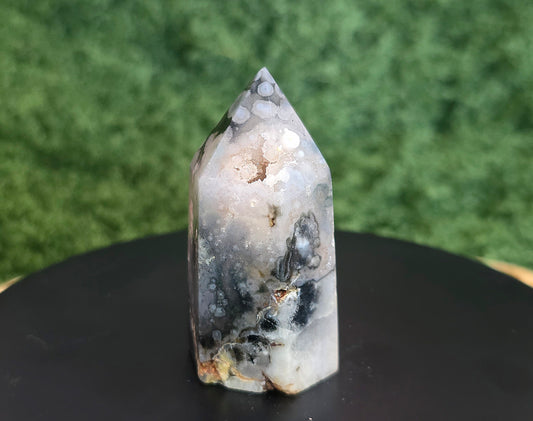 Black Flower Agate Tower A