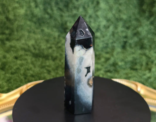 Black Flower Agate Tower C