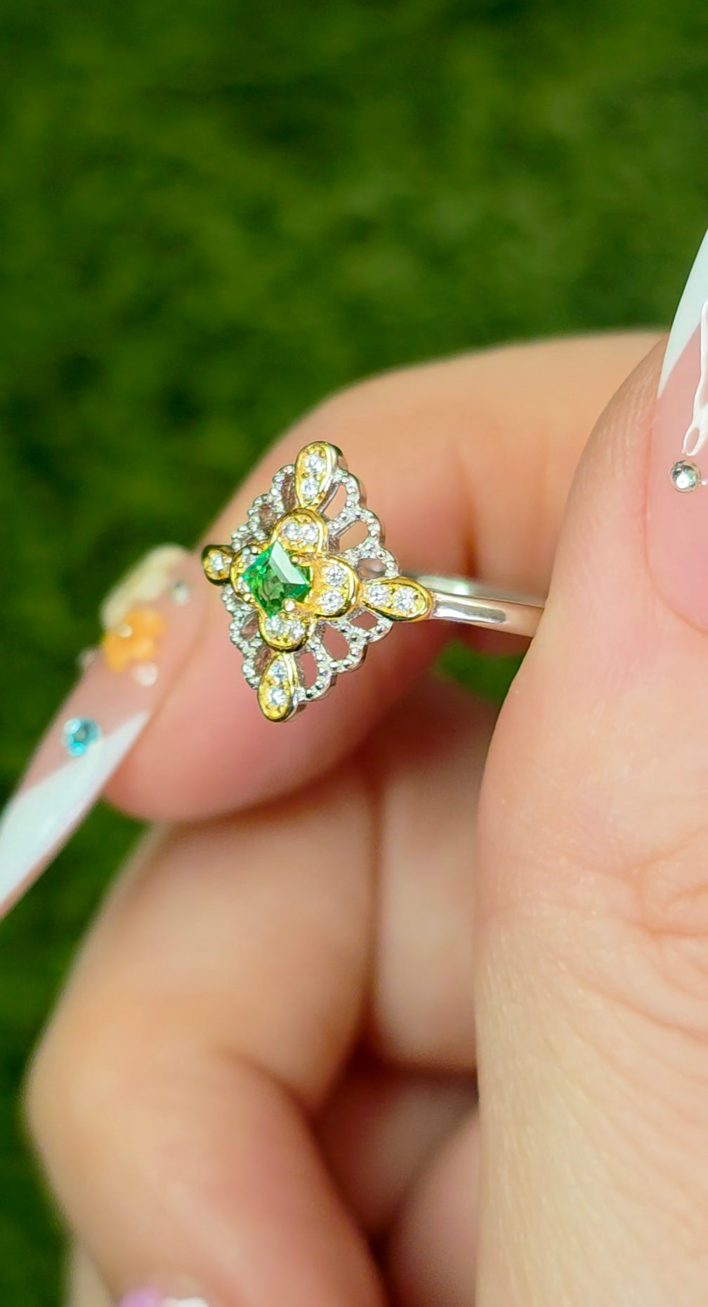 Dainty Emerald Lace Ring