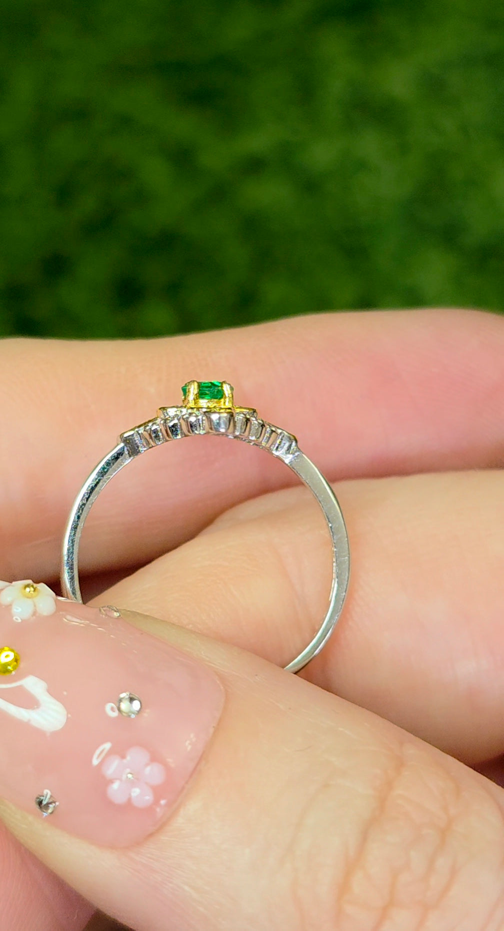 Dainty Emerald Lace Ring