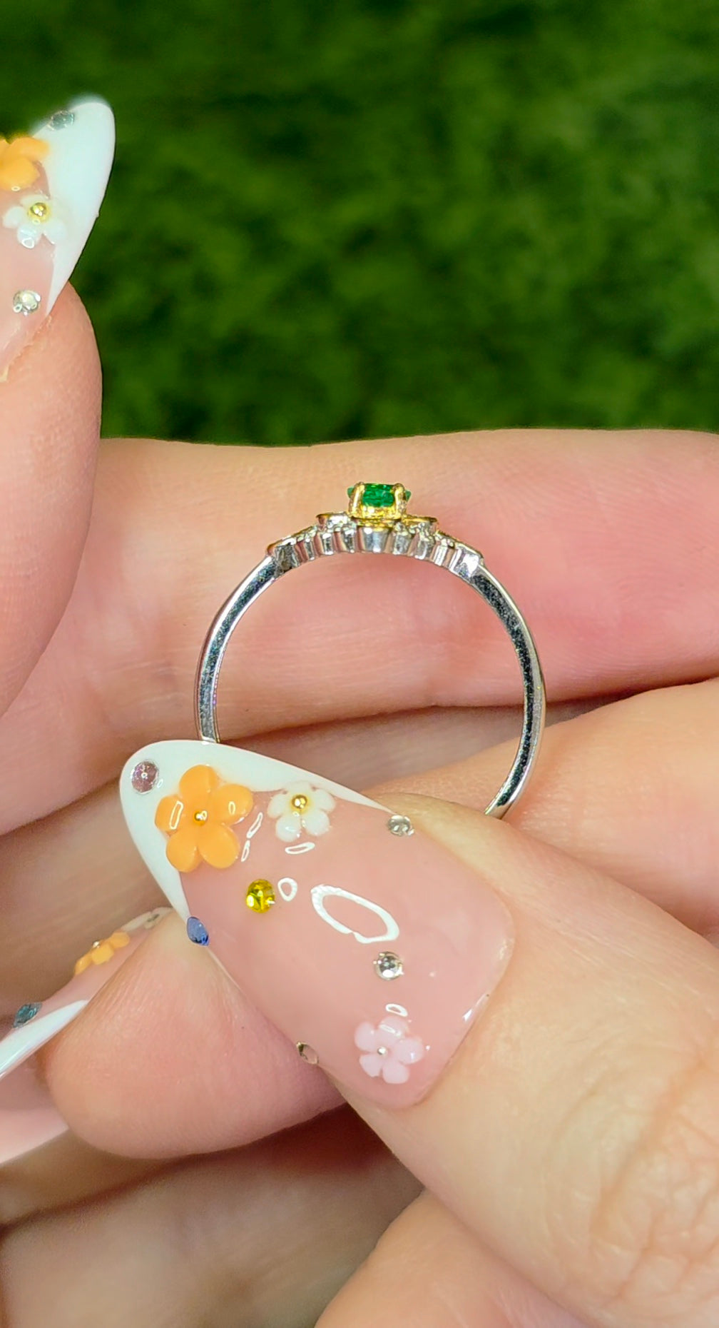 Dainty Emerald Lace Ring